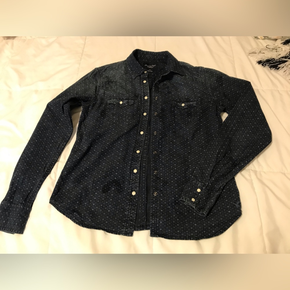American eagle small ladies denim button up shirt D